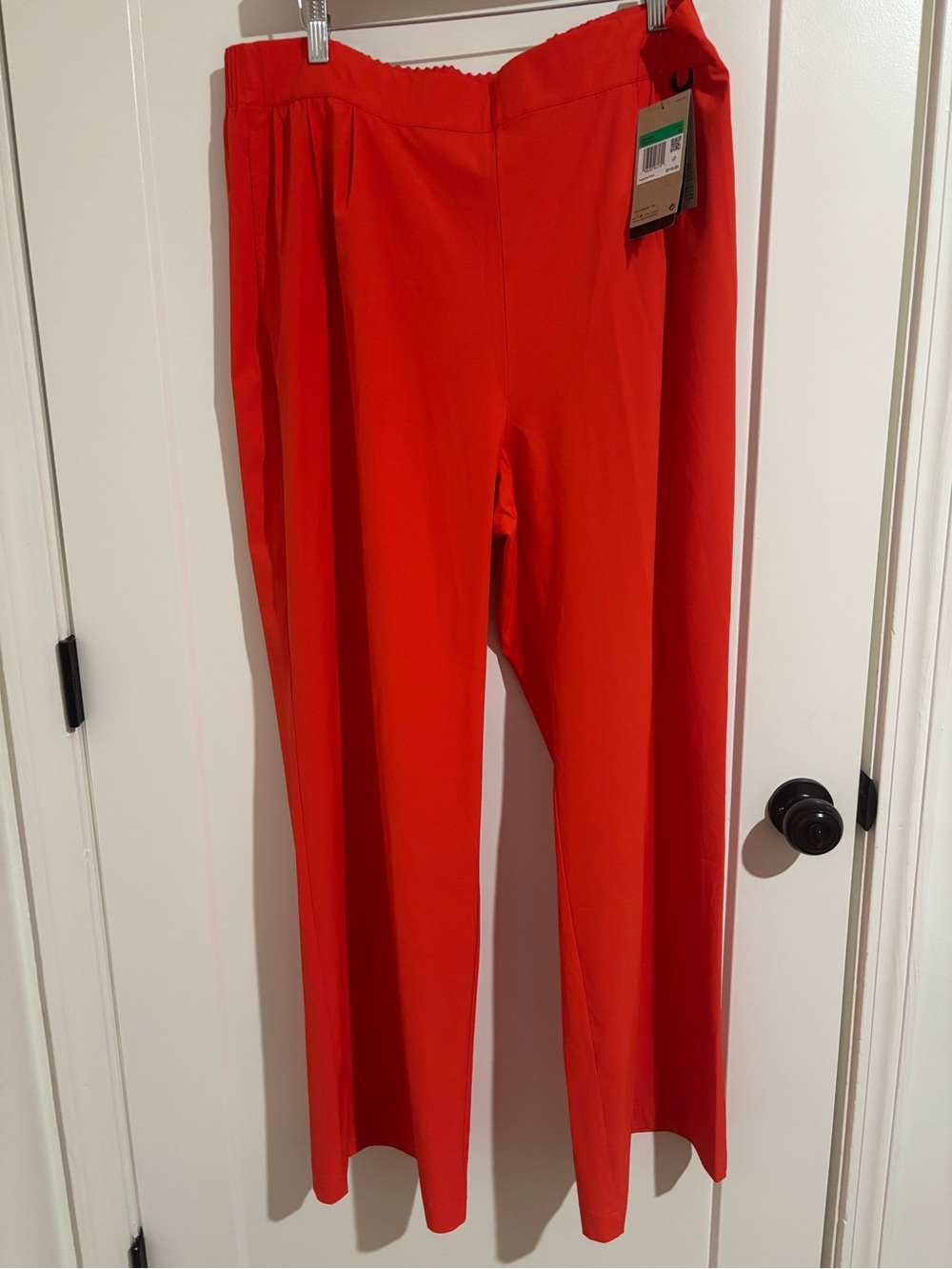 Nike women’s perfect stretch dry fit red pull on pants
